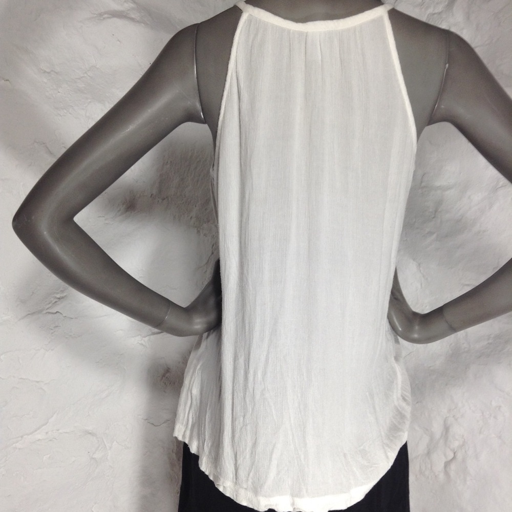 Old Navy embroidered sleeveless blouse - Picture 4 of 7